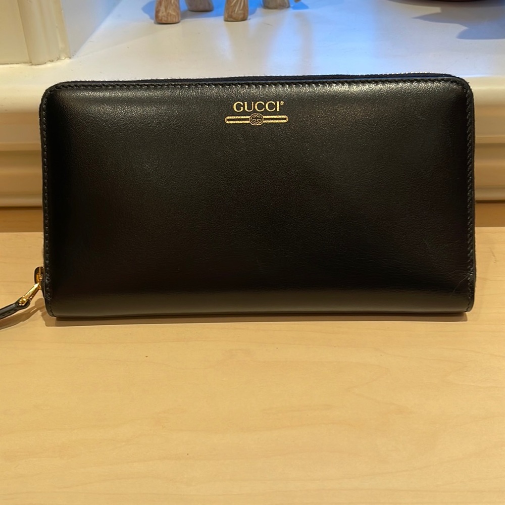 Gucci Leather Zip Around Wallet
